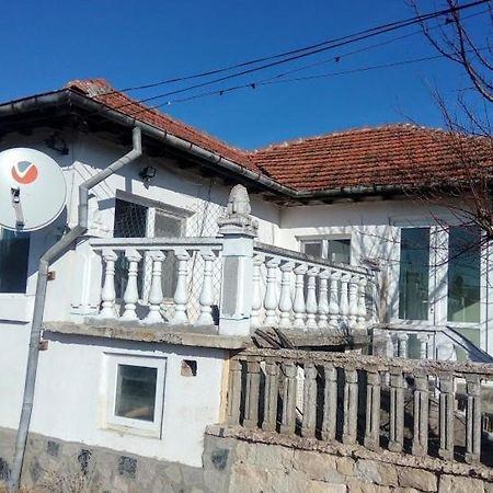 Гостевой Дом У Снежаны Provadiya Exterior foto